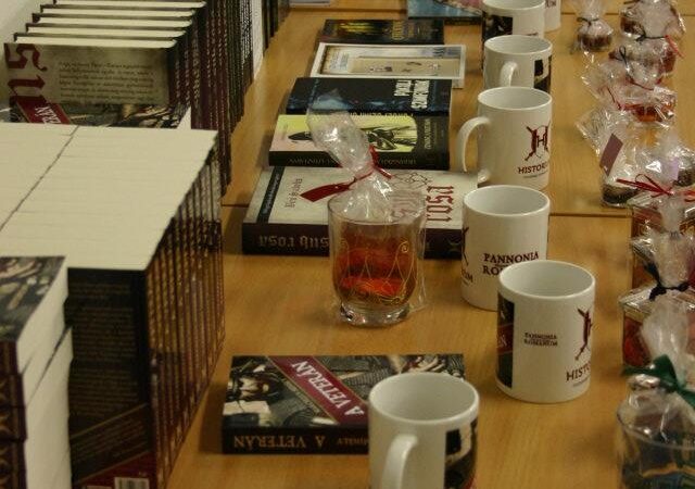 Karácsonyi könyvvásár a Csemadok Antikváriumban