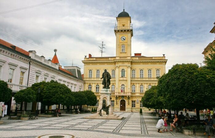 komarom-klapka-szobor