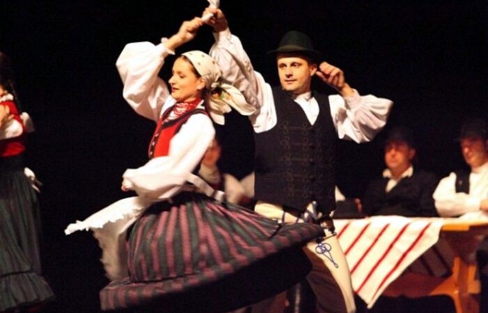 szottes-neptancegyuttes