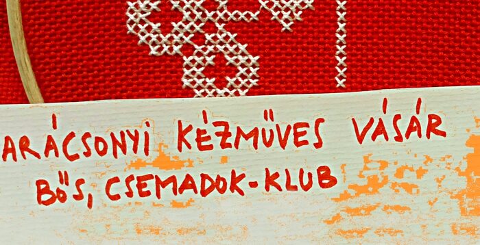 bos-karacsonyi-vasarposzti-1