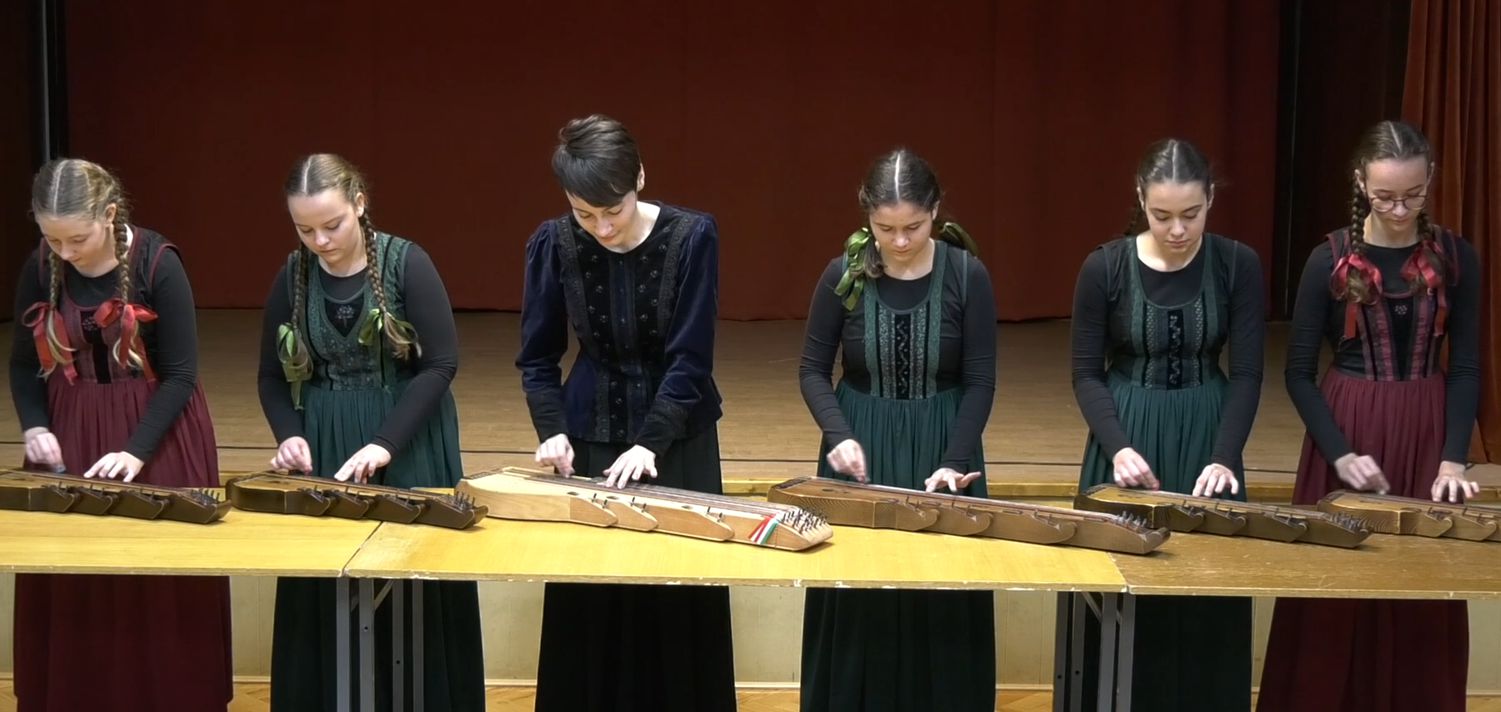 buzitai-alapiskola-citerazenekara-bibor-2019