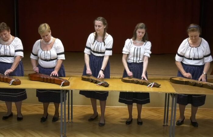 kikelet-citerazenekar-bibor-2019